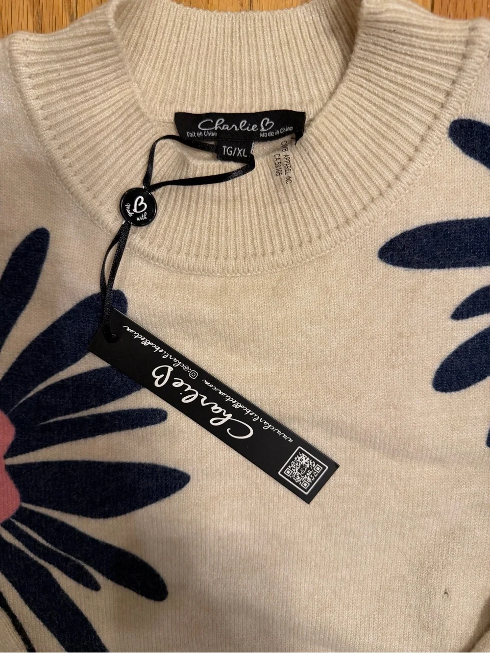 NWT Charlie B Floral Sweater - Picture 6 of 8